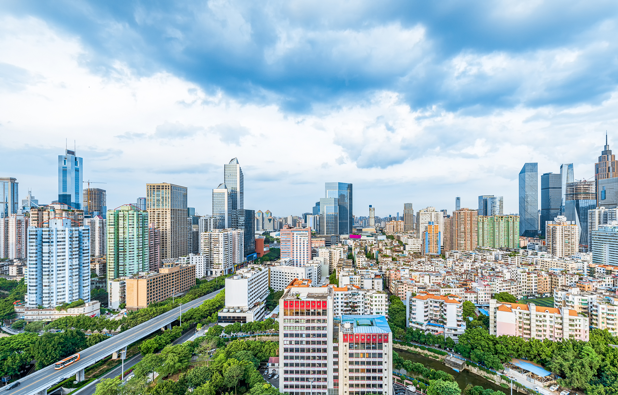 你知道在中国 广东省内的几个城市中 广州市和佛山市的差距在哪吗