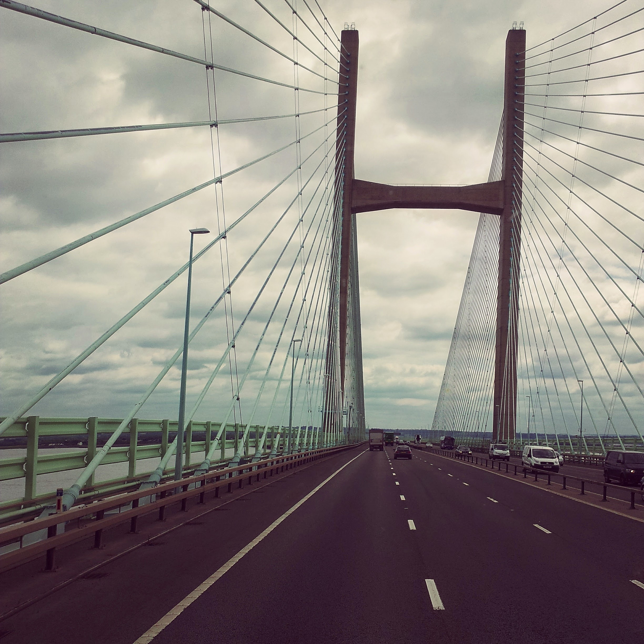 鹰潭中专职业技工学校专业介绍：机电、电子信息、汽车等多个方向