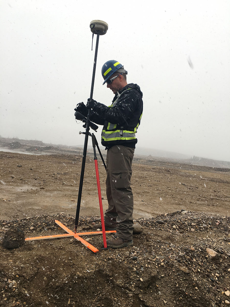 基于PS-InSAR和SBAS-InSAR技术的地面沉降监测研究