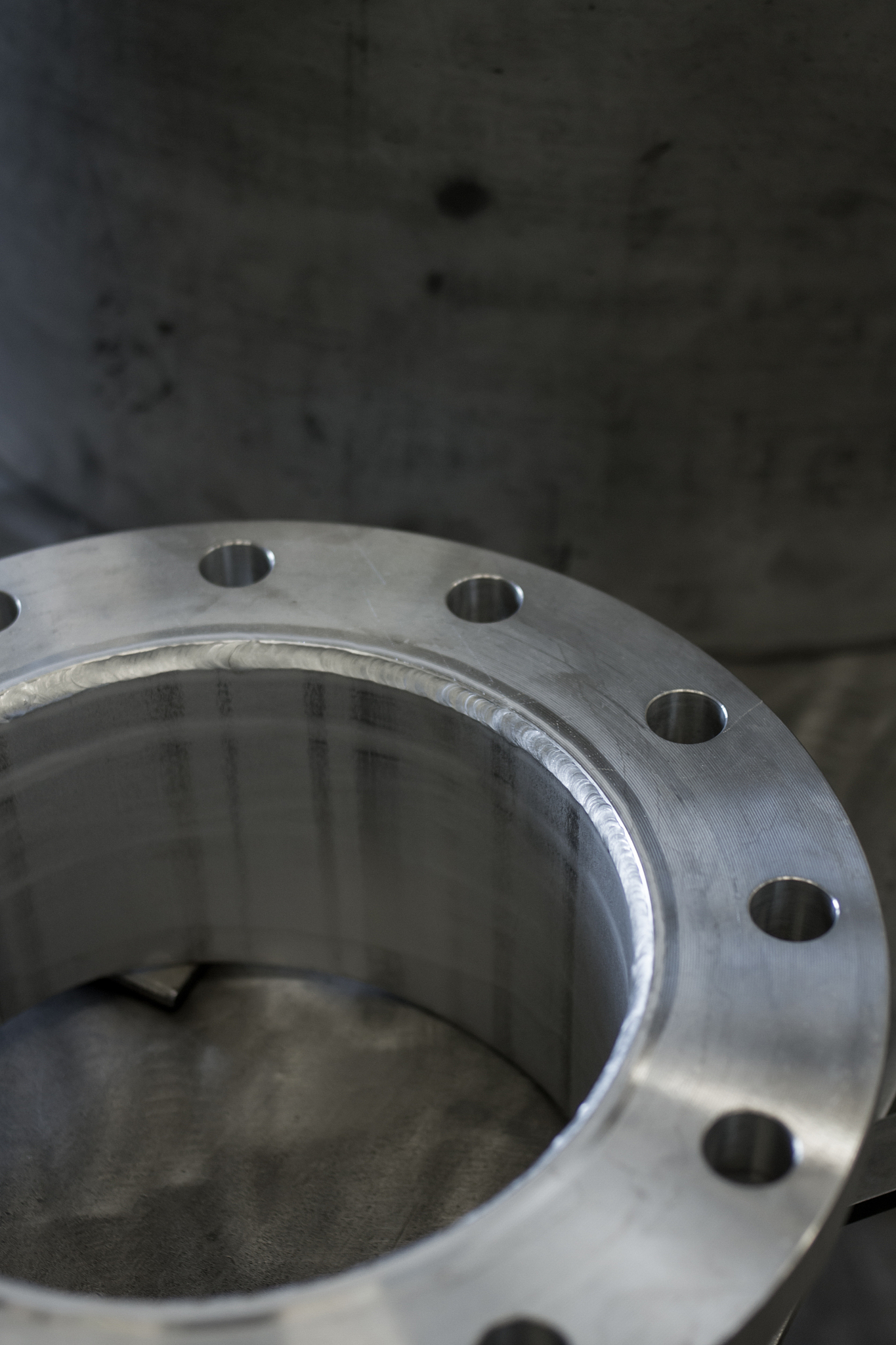 albeit with可否替换：The findings indicate that an increase in coupling ratio results in a higher lateral bearing capacity of the specimen albeit with a decrease in failure displacement