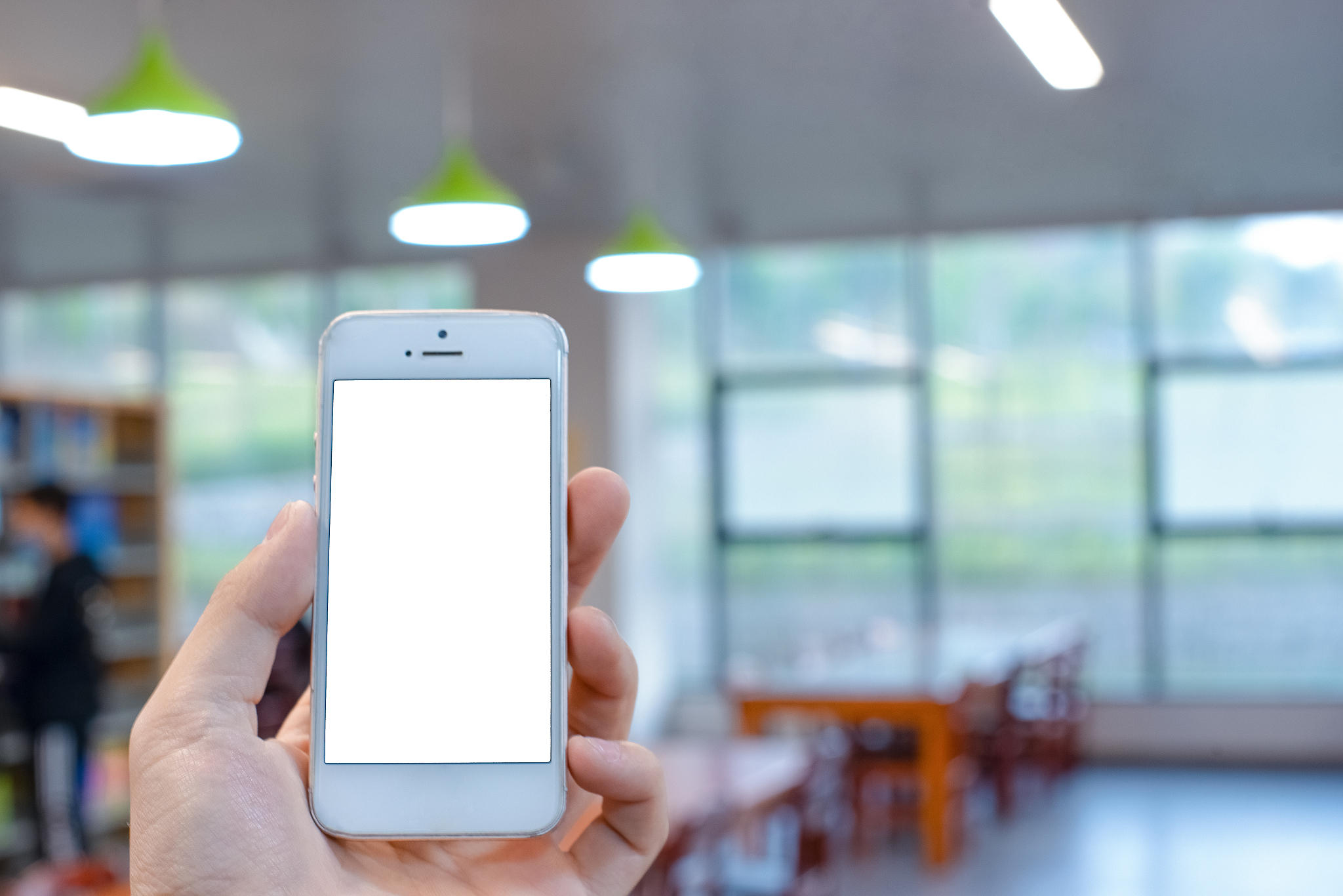 智能手机在校园：学习利器还是娱乐陷阱？