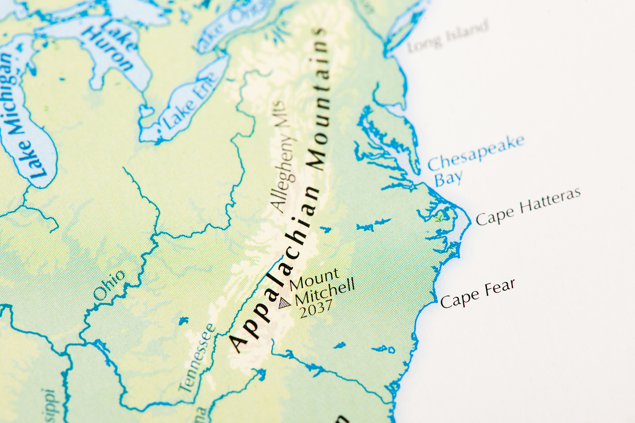 请按照nature发文标准改下下面一段话保证语言逻辑和前后关系：The alpine grassland in northwest Sichuan is one of the five major grazing areas in China which is affected by the geographical environment climate change and human fac