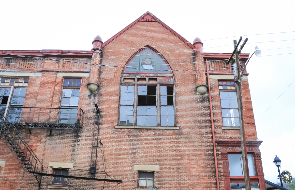 上海老洋房4亿出售！每平米近百万，市场价值引争议