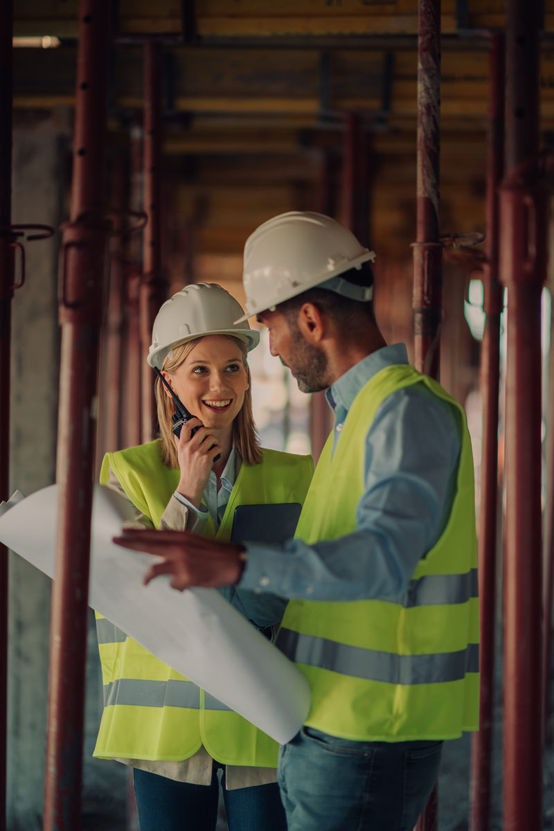 写一个极具反转的爱情故事关于工地的