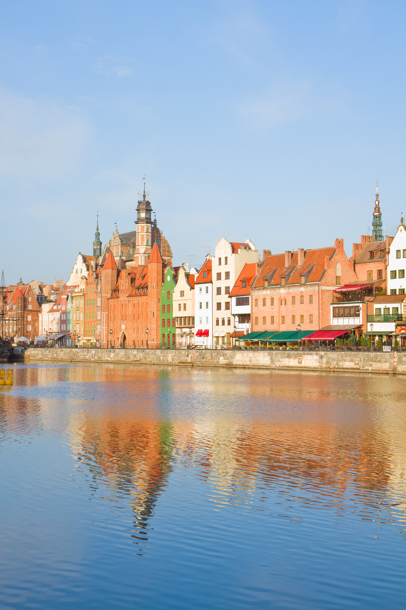 old town over river motlawa, gdansk