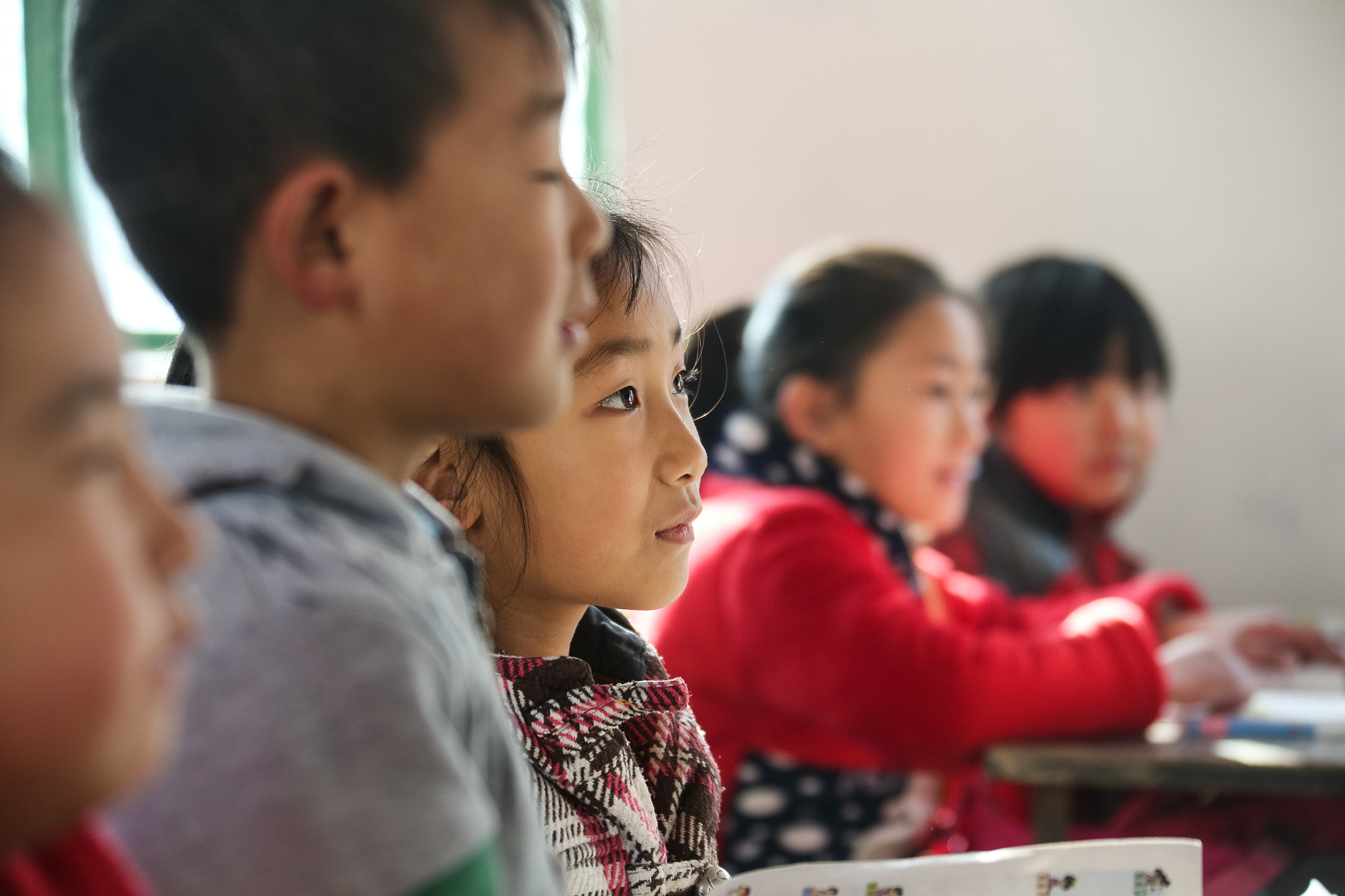 农村孩子读大学，能改变命运吗？ - 教育机会、就业前景和社会地位提升