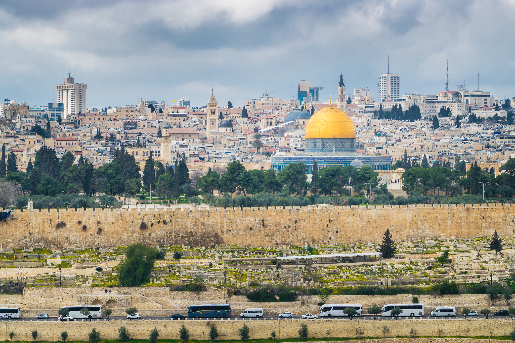 temple mount with buses