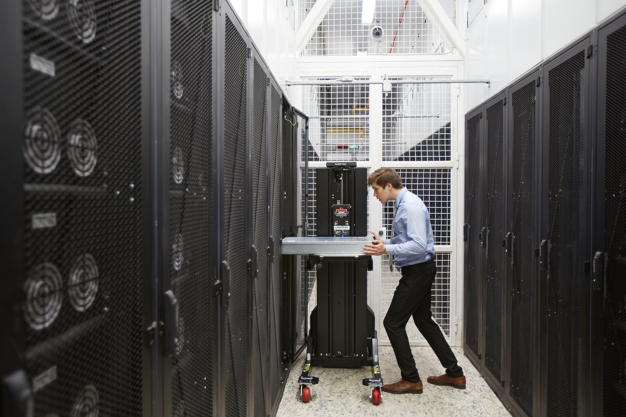 成都职业学校电子商务专业：初中女生就业前景分析