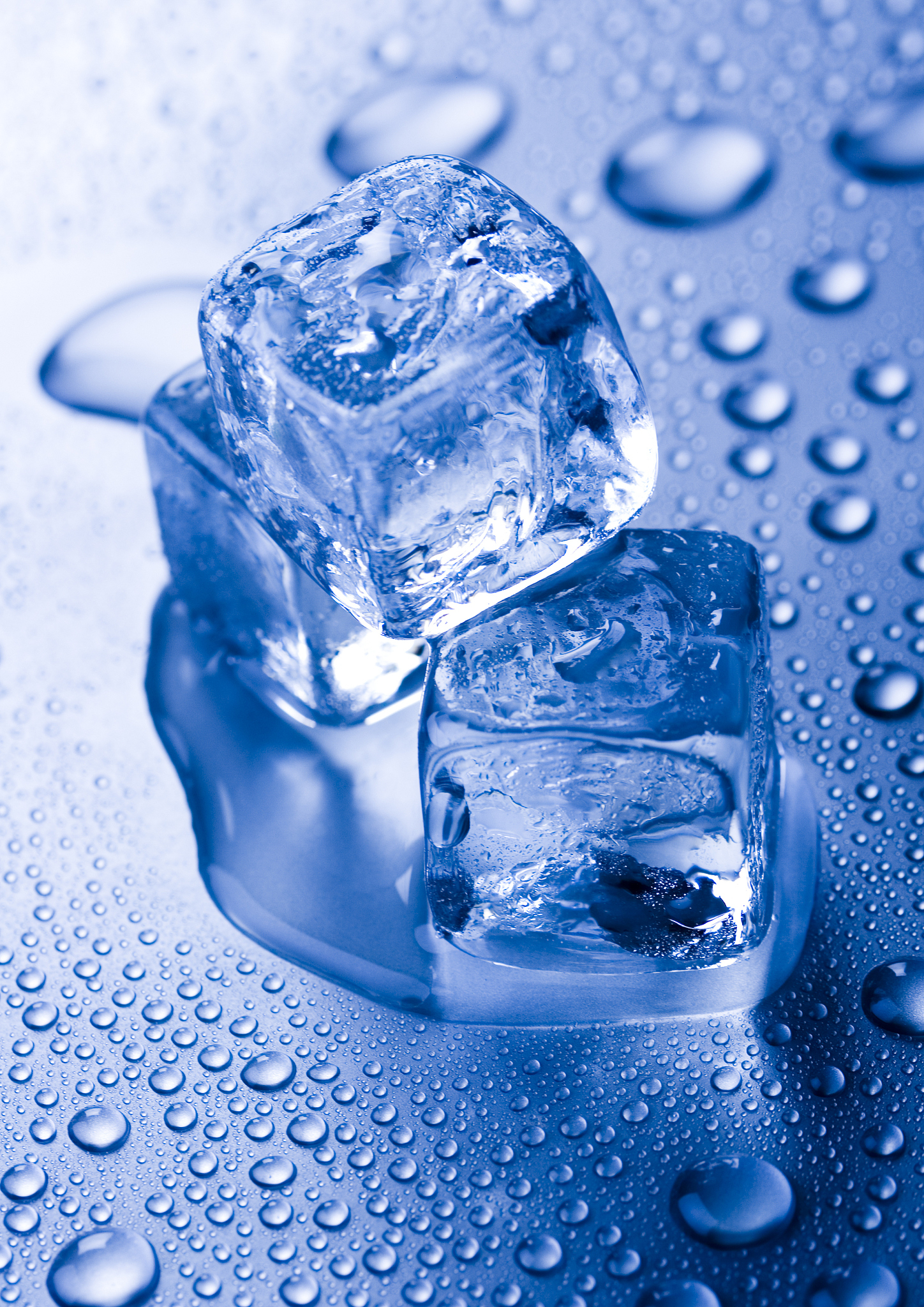蓝色冰块，夏日清凉的甜蜜滋味