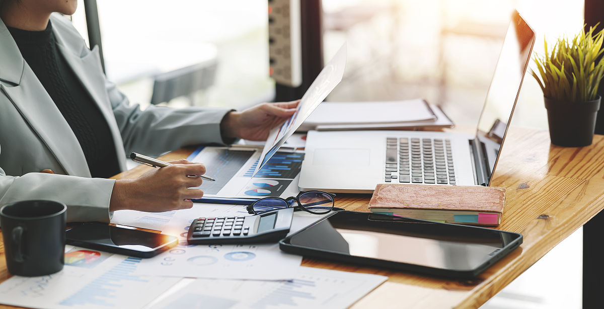 请帮我写一份龙动体育的c场馆调研员的四月第三周工作计划