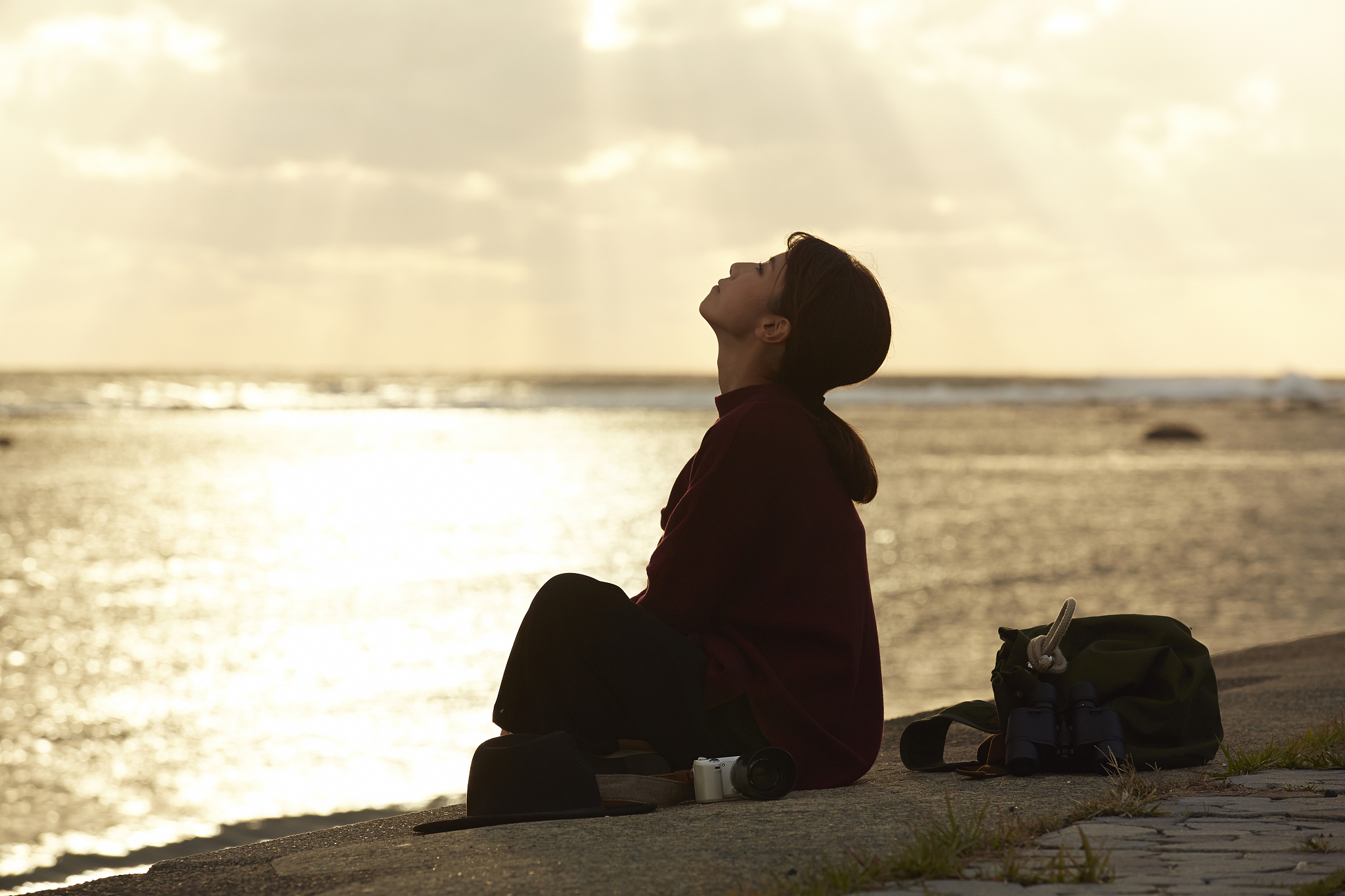这会准备登机了明天五点到那边酒店都安排好了妹晚上记得早些休息哦……昨晚上异性朋友发今天不知道怎么特别想他怎么说老师帮忙写一段话