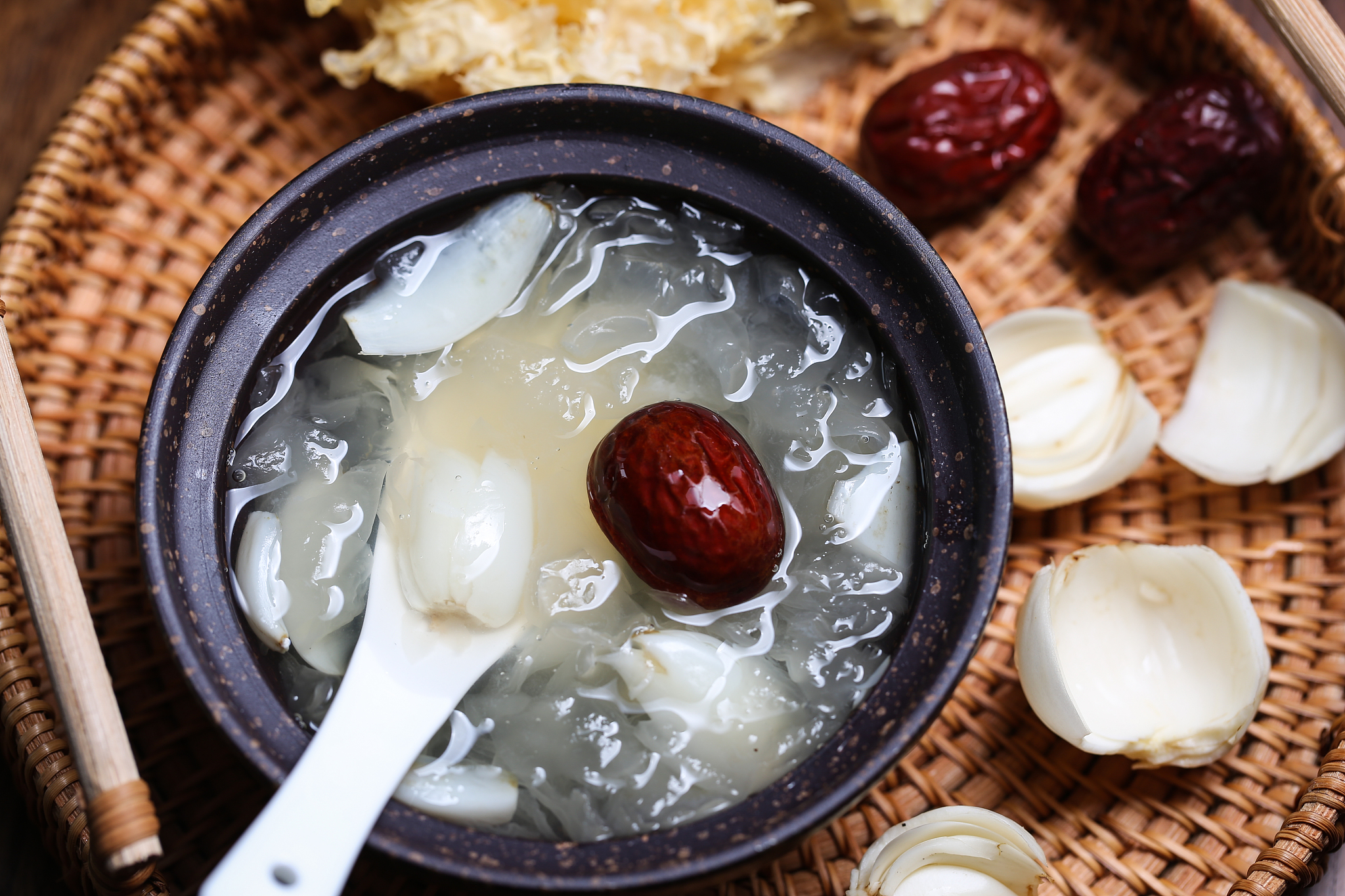 莲子百合芡实汤的功效和作用，