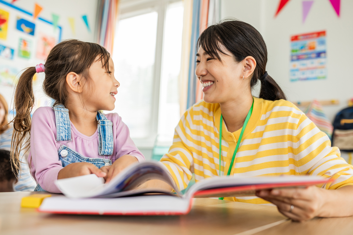 优秀老师的品质：热爱孩子，细心关怀