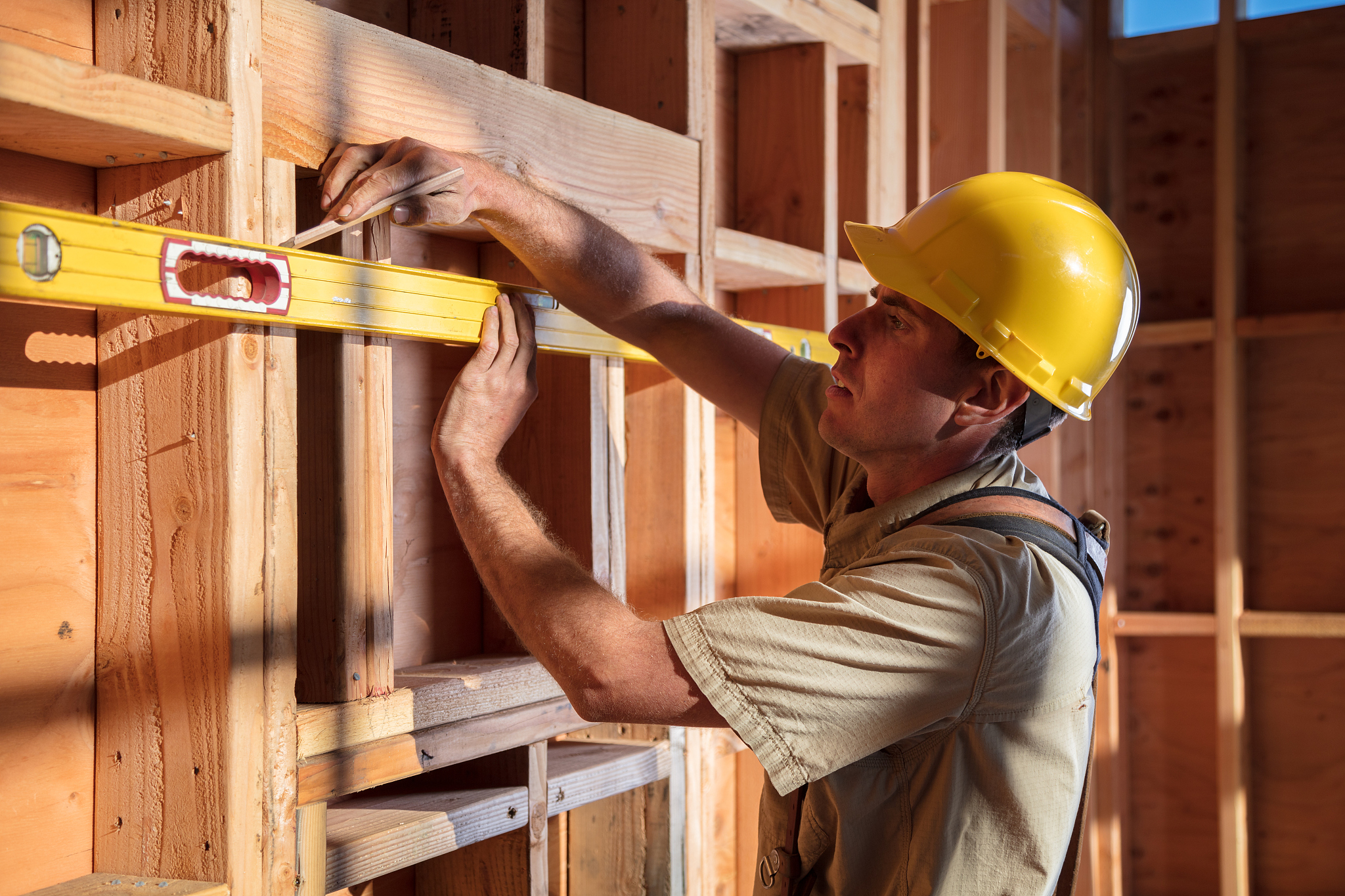 home building - measuring wall