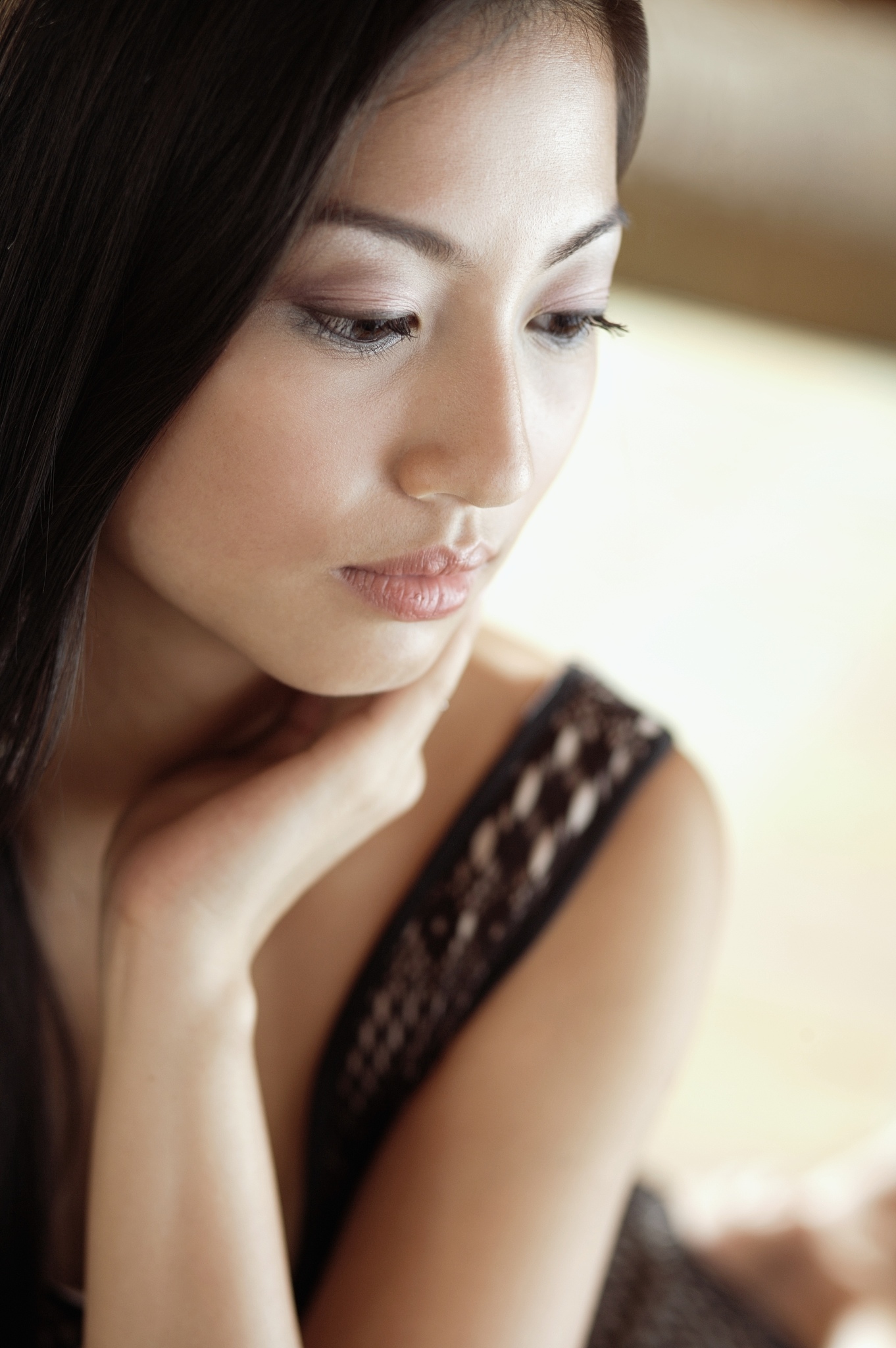 woman looking away, portrait