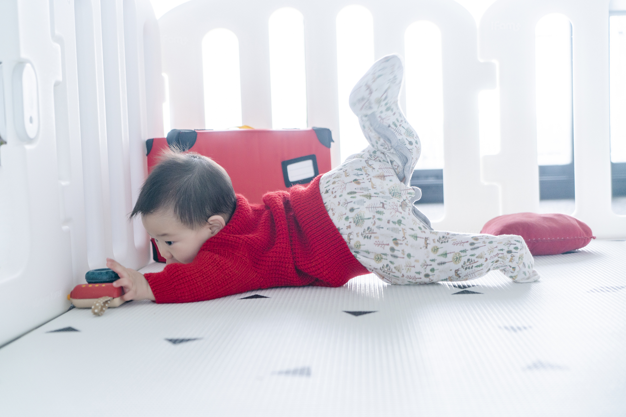 婴儿晒太阳三大禁忌：呵护宝宝健康肌肤的正确指南