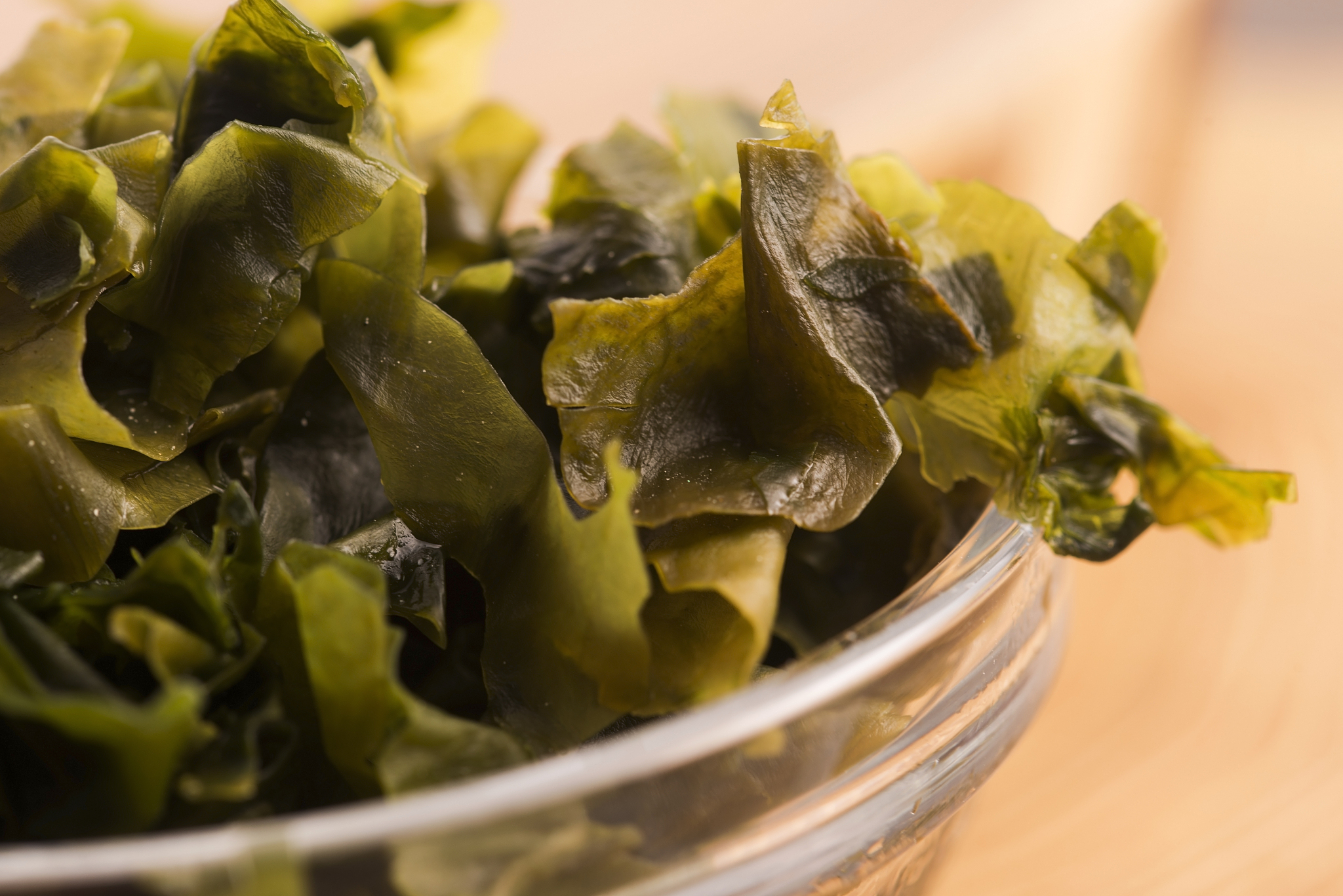 朋友：In Japan very hard to find halal food 🥲我该如何回答？