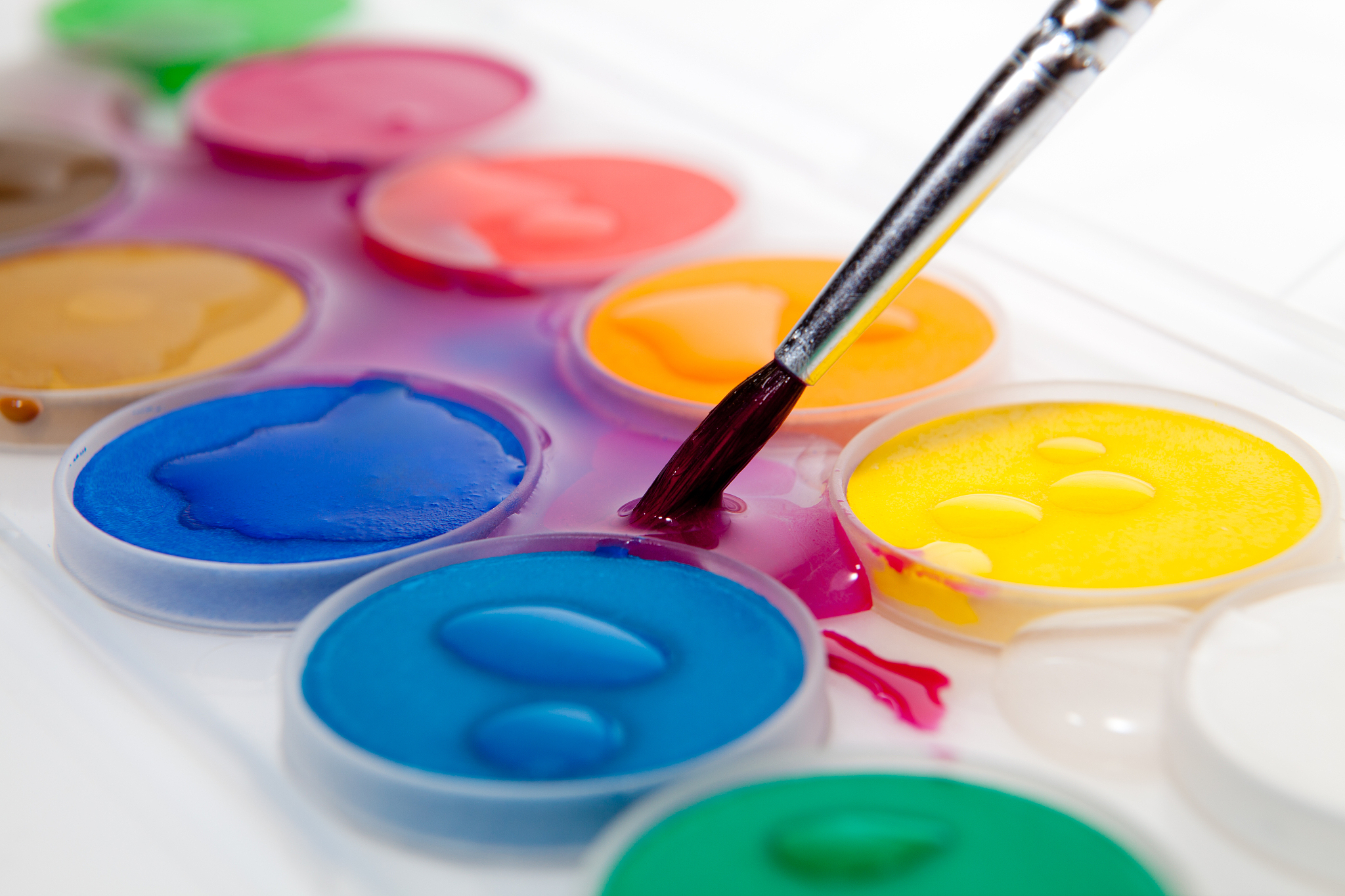 幼儿美术盒子：激发宝宝创意绘画的完美工具