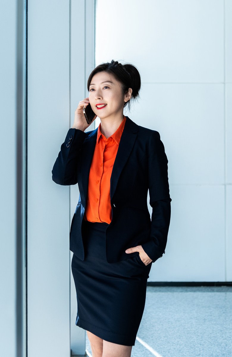 如何生成职业美女图片：简单易行的方法