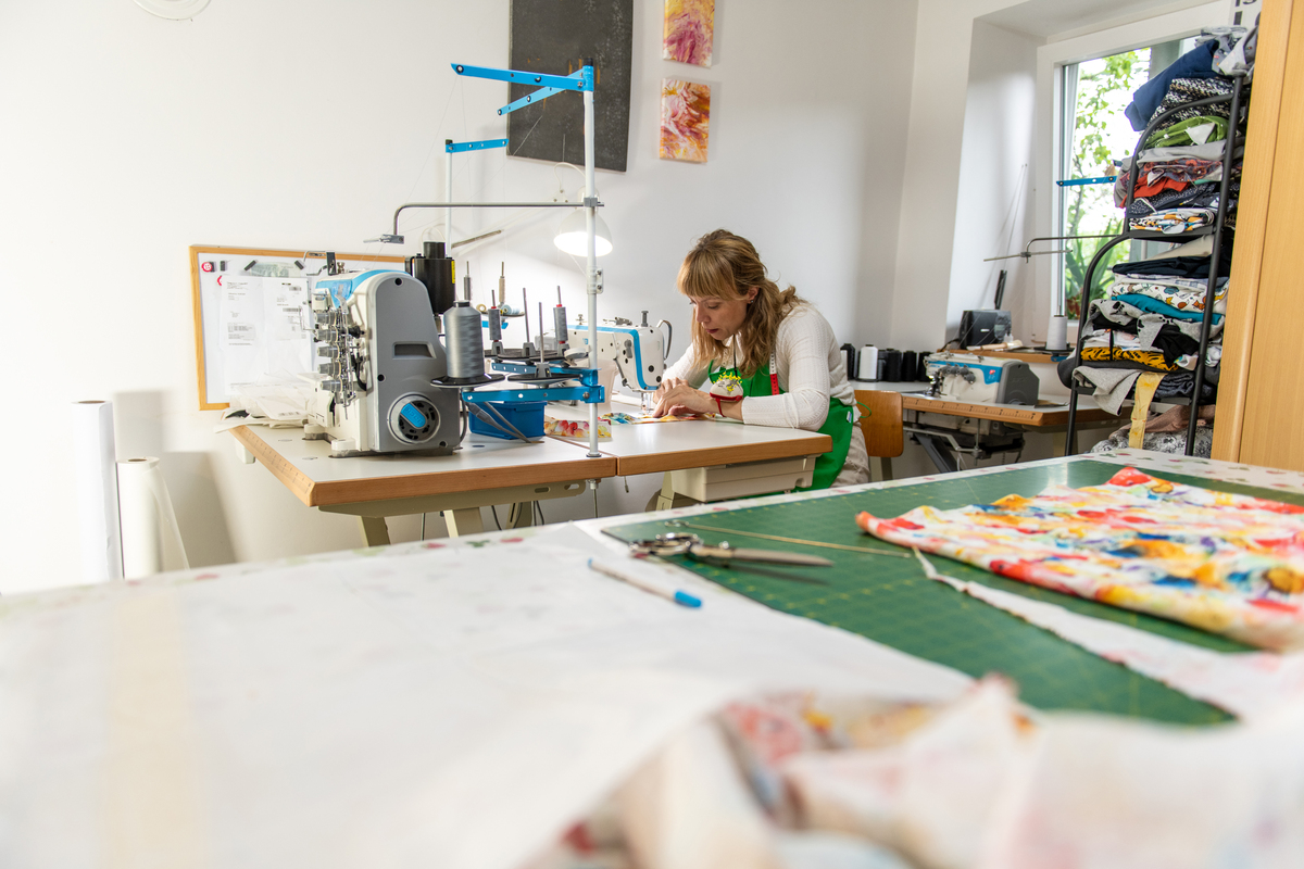 Handicraft Studio: Unleash Your Creativity with Our Craft Workshops