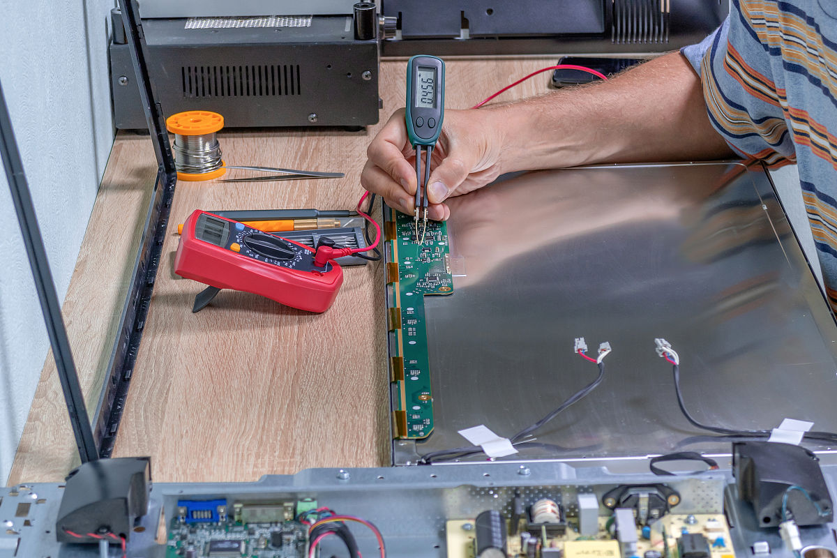 腾达F3路由器拆解指南：安全与注意事项