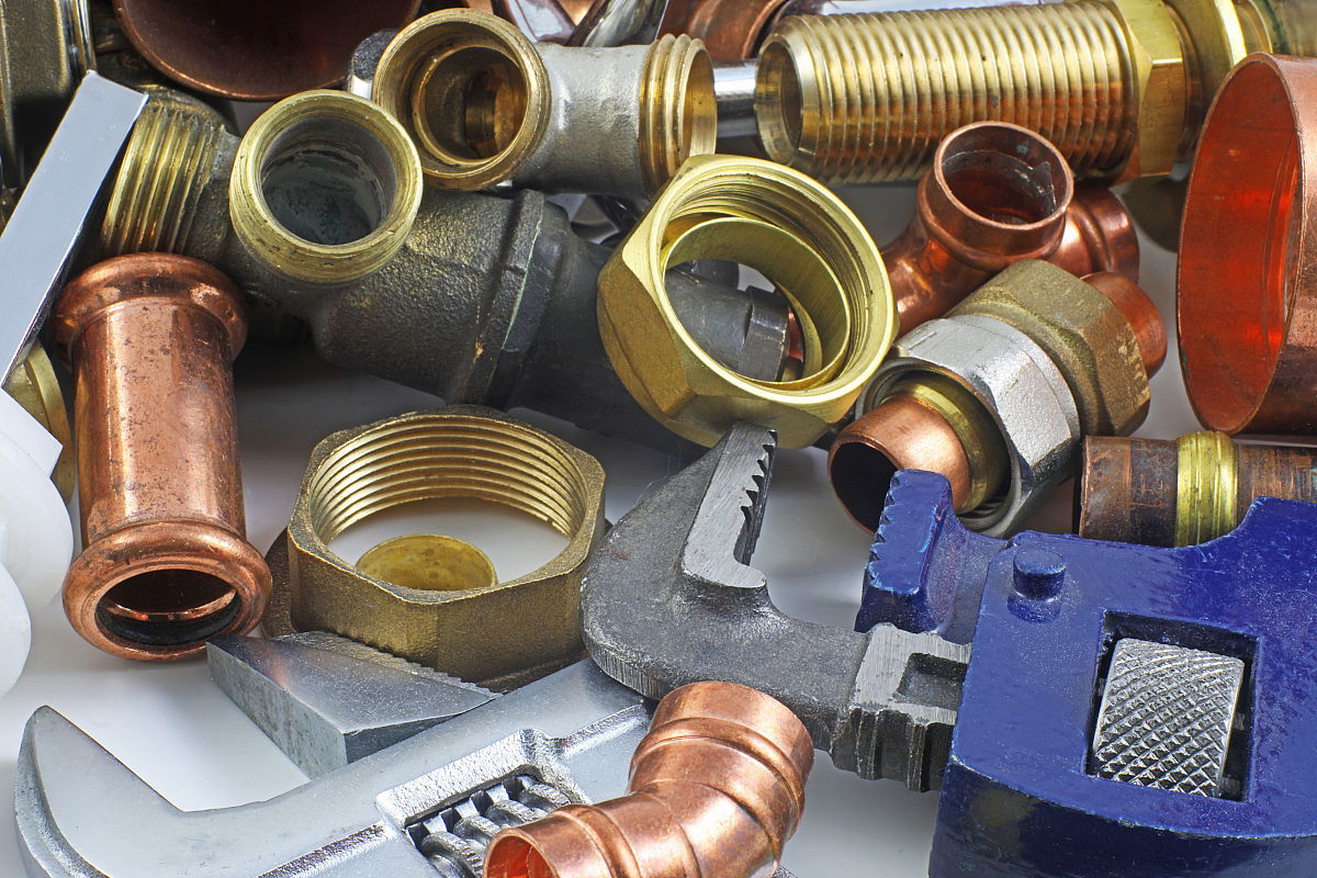 装修地暖管用热熔接头还是不锈钢的