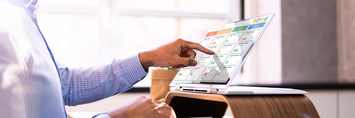 你是软件开发的项目经理现在根据下面的要求编写投标技术文件详情描述技术实现思路包括功能分析、数据库设计、界面设计、逻辑设计要求不少于10000字。8231	功能需求103	试验机任务分配表开发试验机任务分配工具提供选择项目所需试验机、分配试验机任务、制定试验机架次规划等功能。