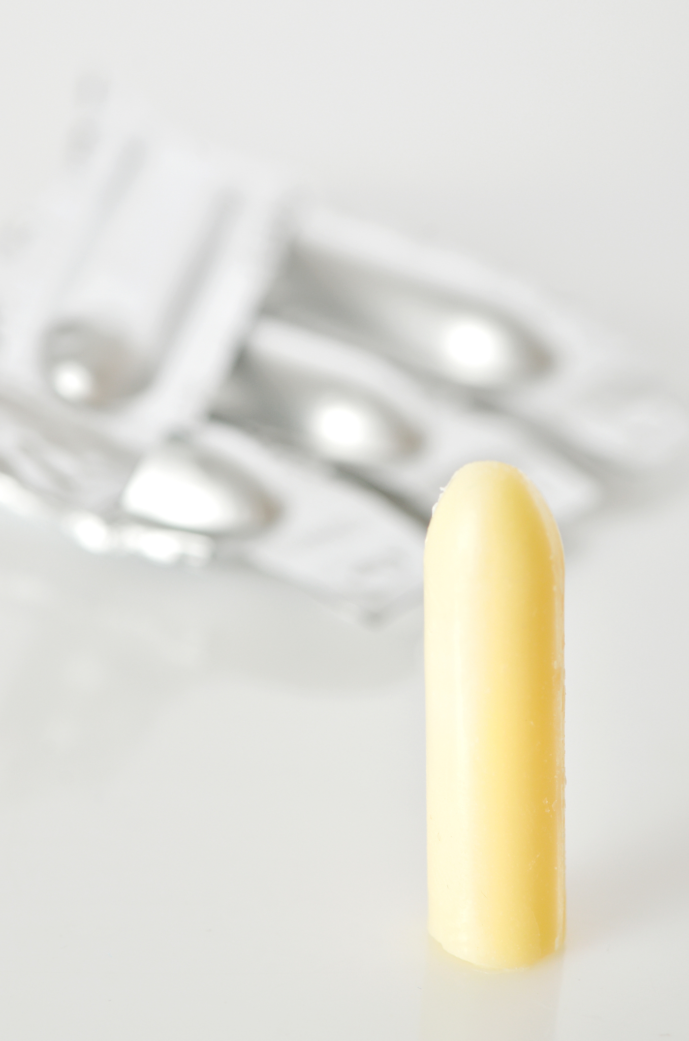 明胶上层栓剂实验研究：性能及适用性评估