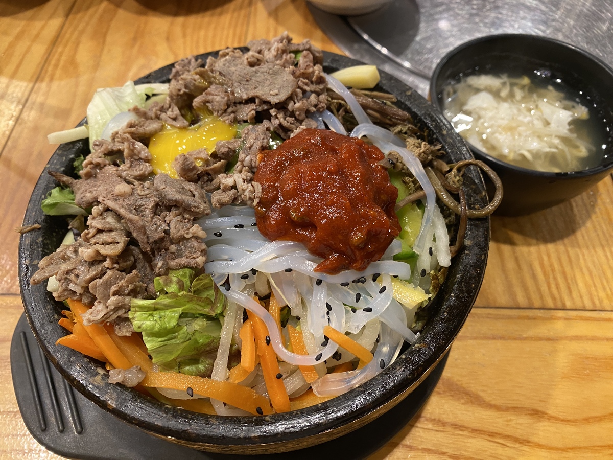 写一篇关于韩式肥牛拌饭的小红书文案