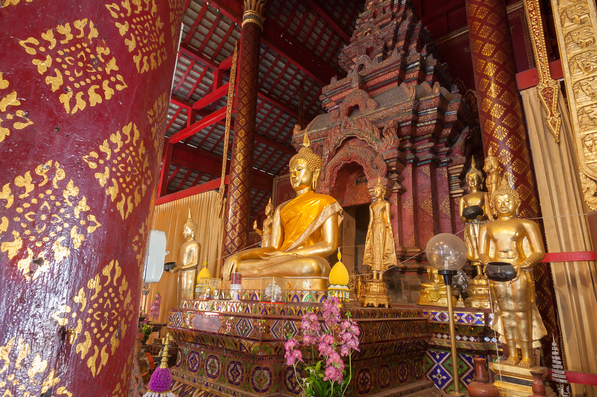 golden buddha statue in thailand temple