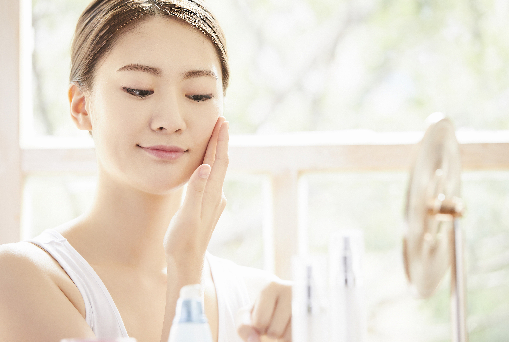 痘痘肌应该怎么护肤和化妆呀