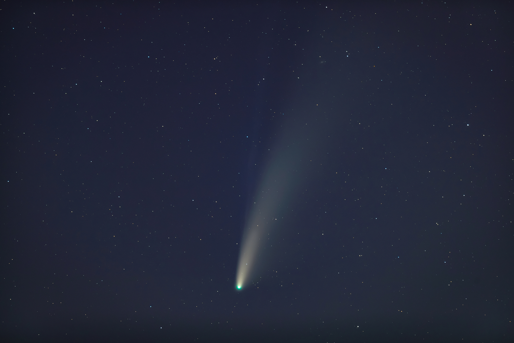 comet c/2020 f3 neowise in night starry sky