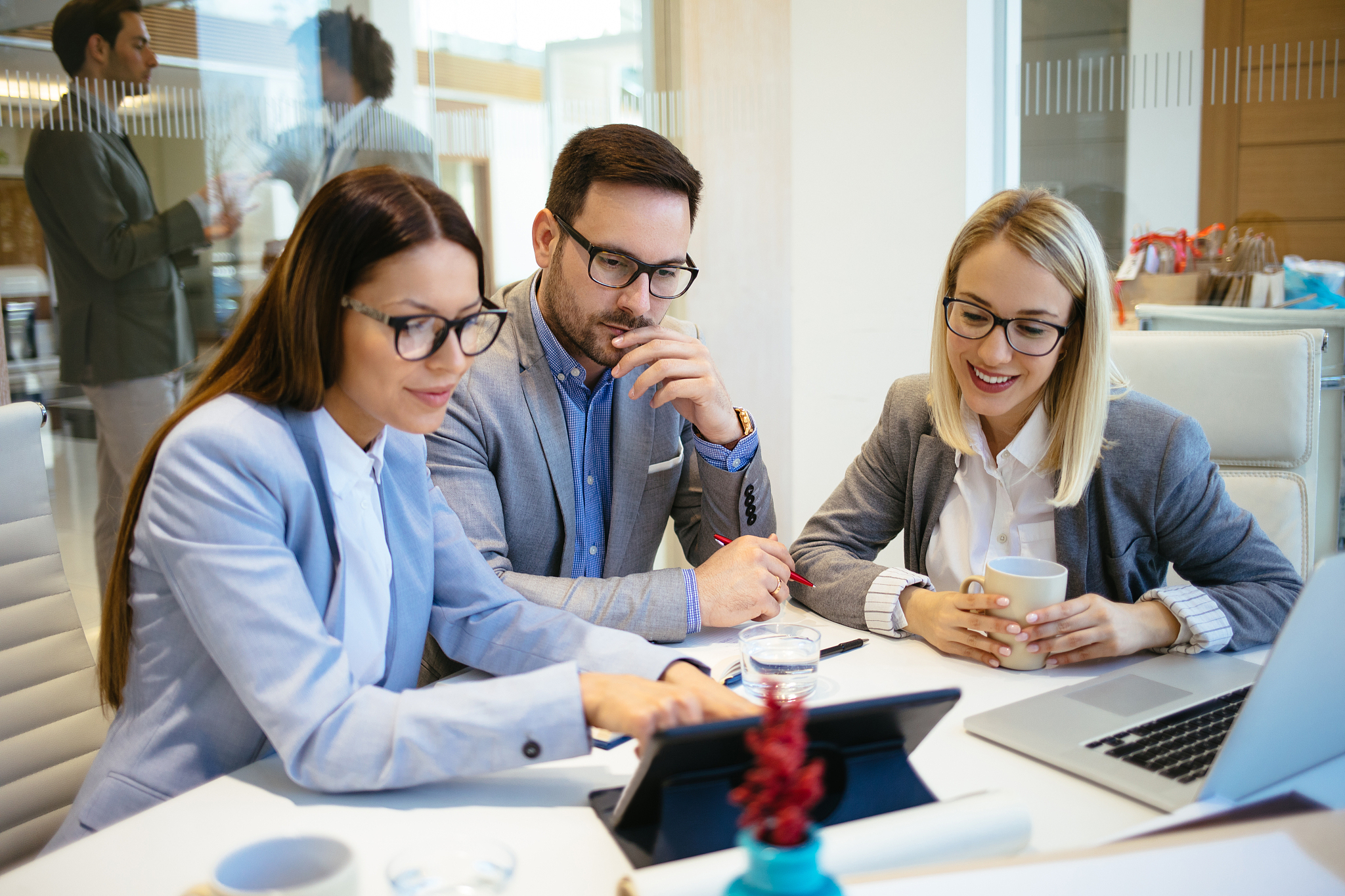 如何对公司员工完善培训制度开发其他培训系统