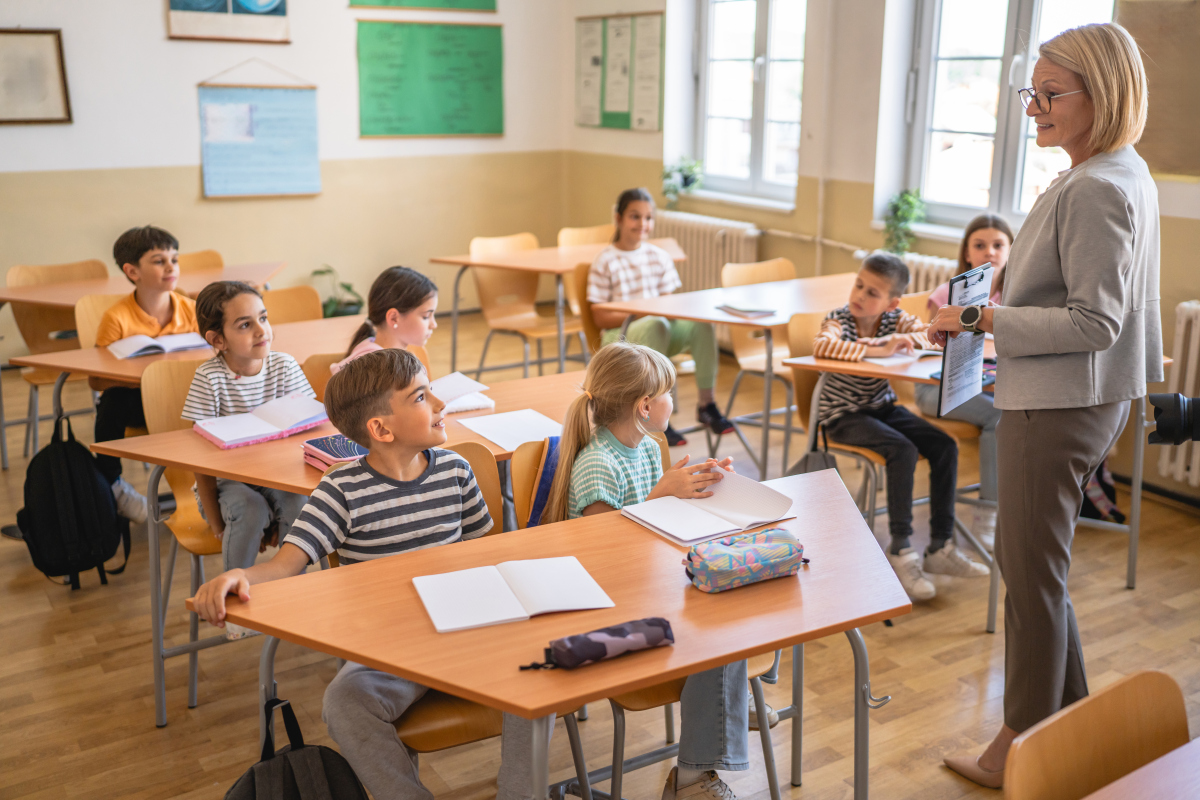 Two Different Teaching Styles: Traditional vs. Modern