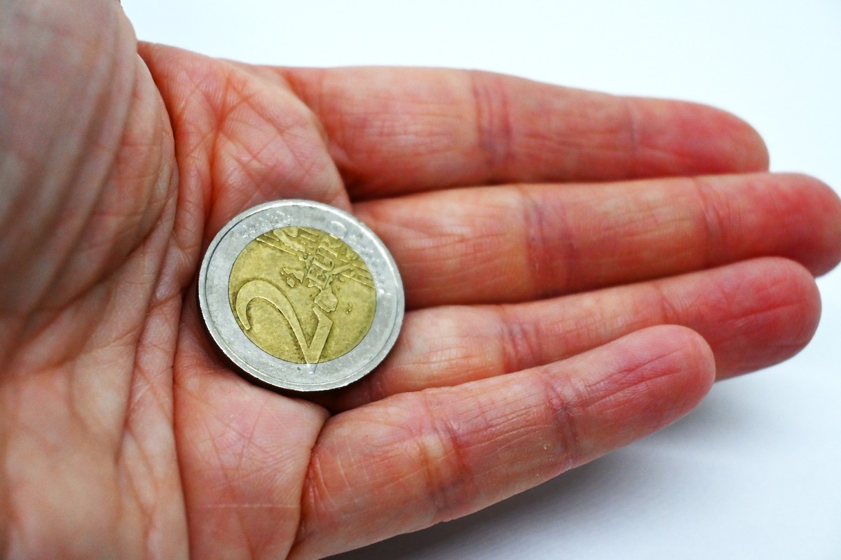 一枚硬币重多少克