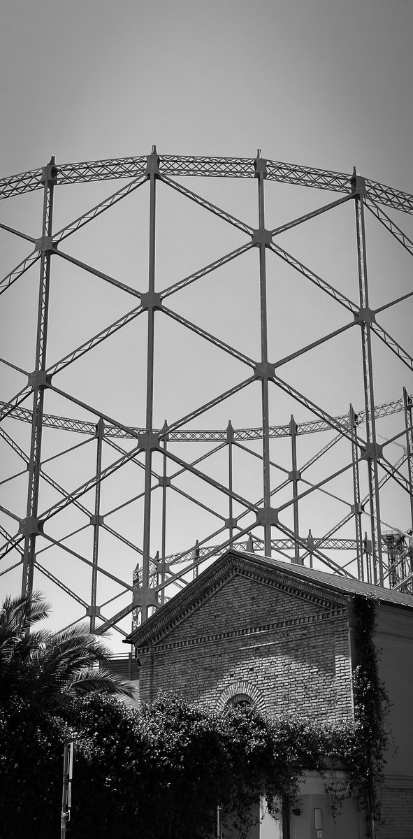 网球场算构筑物吗回答加拓展。