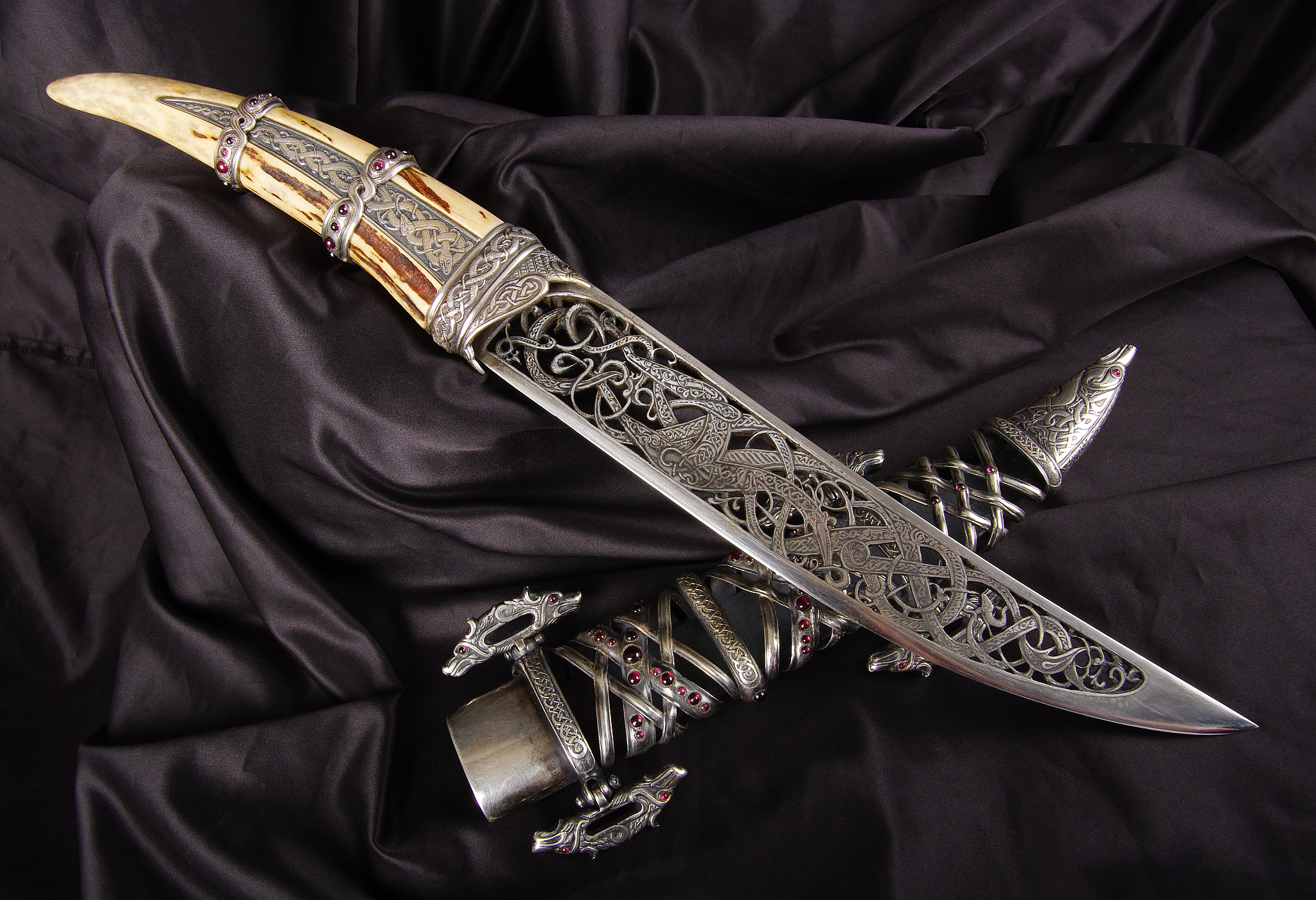 smart dagger