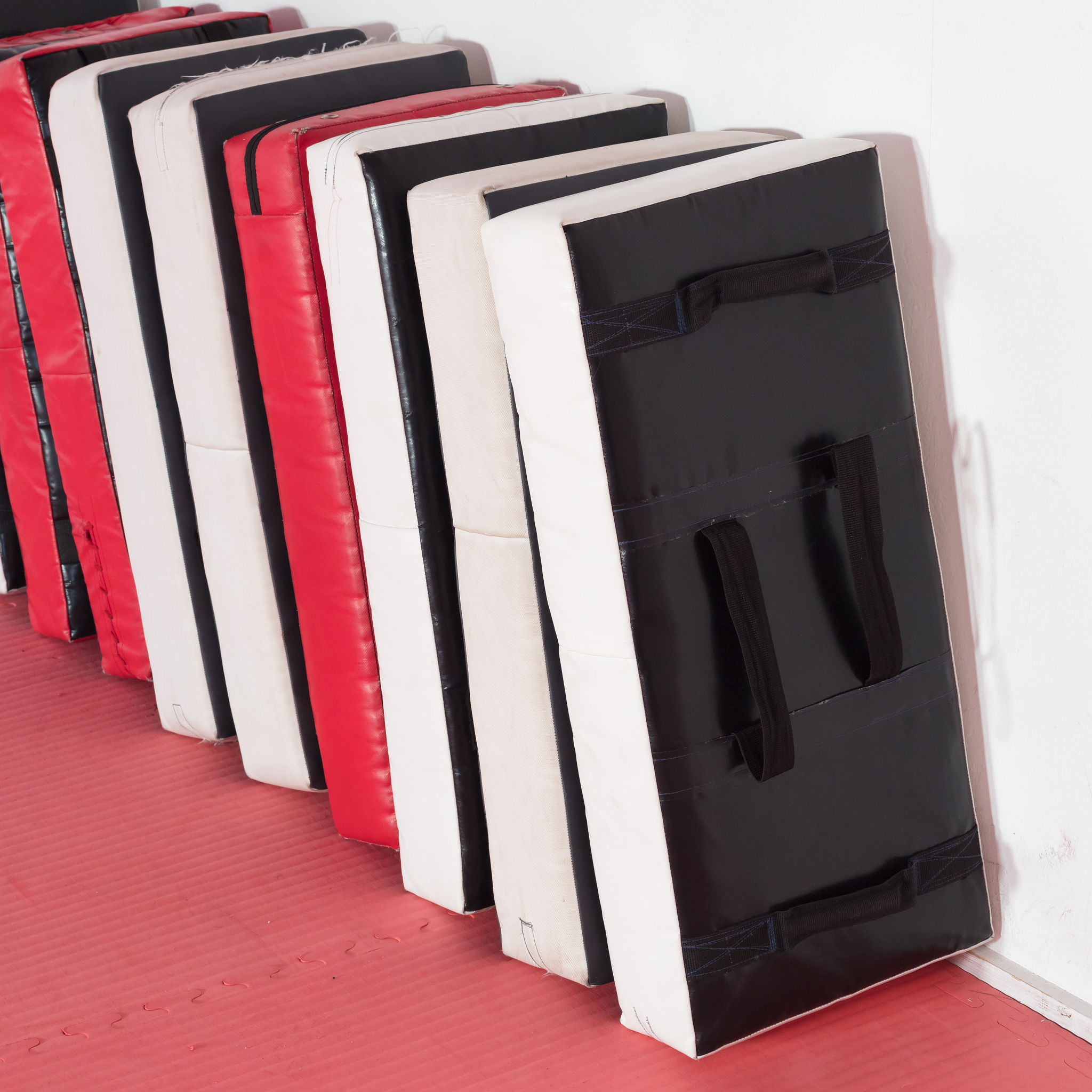 女性防身用品市场发展背景分析