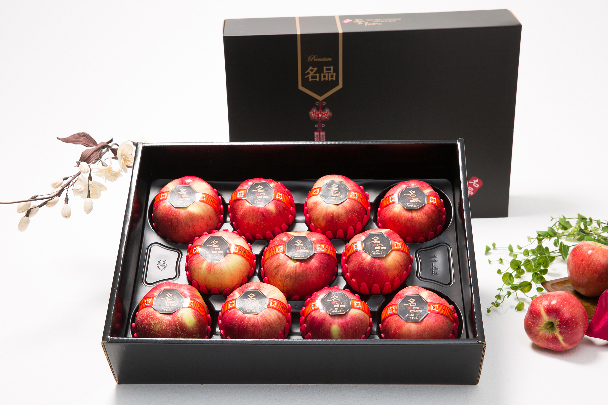 辽宁花牛苹果创意包装设计：致敬历史，传承红色基因