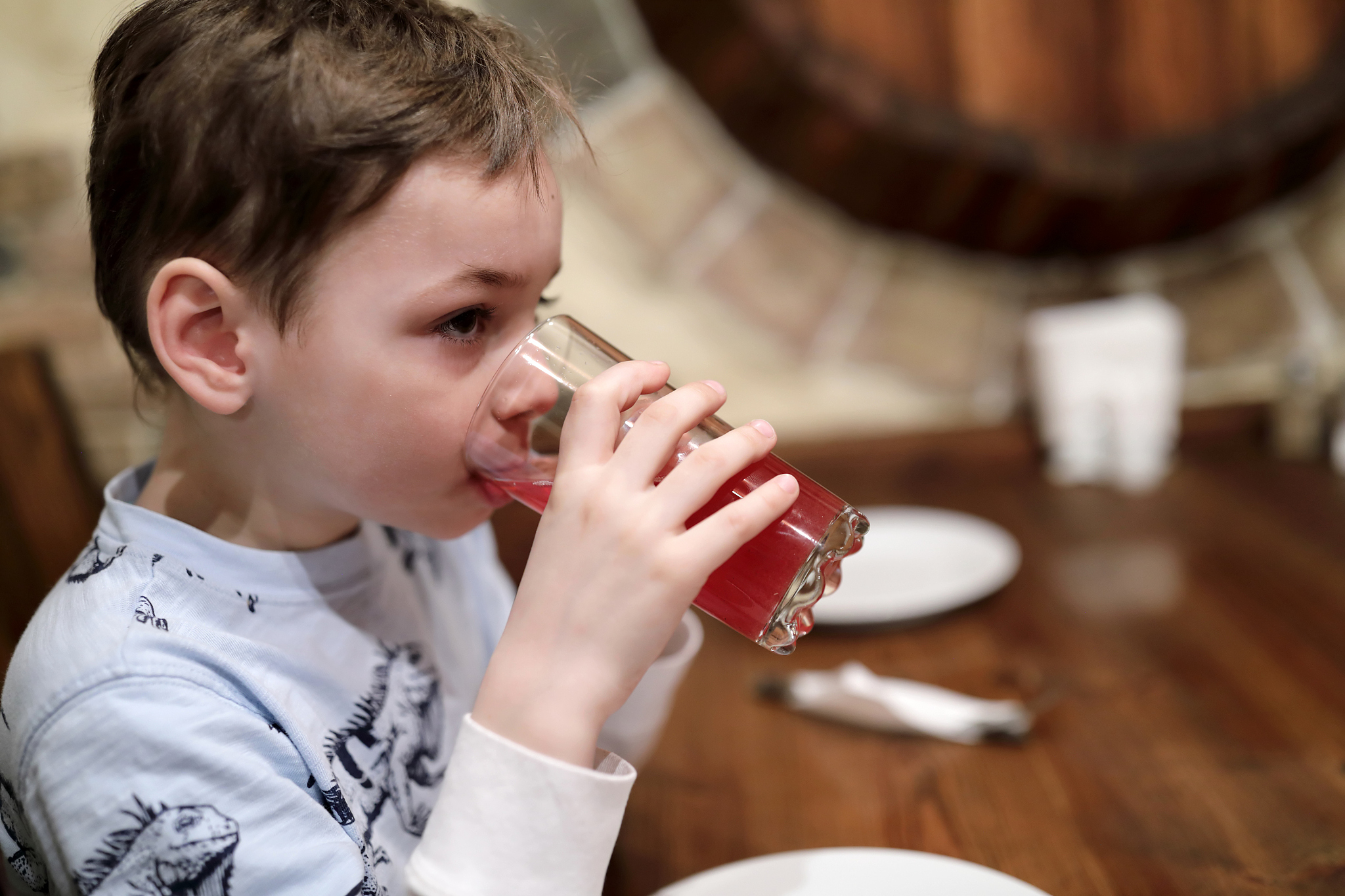 孩子有杯子却不用？试试这5招！