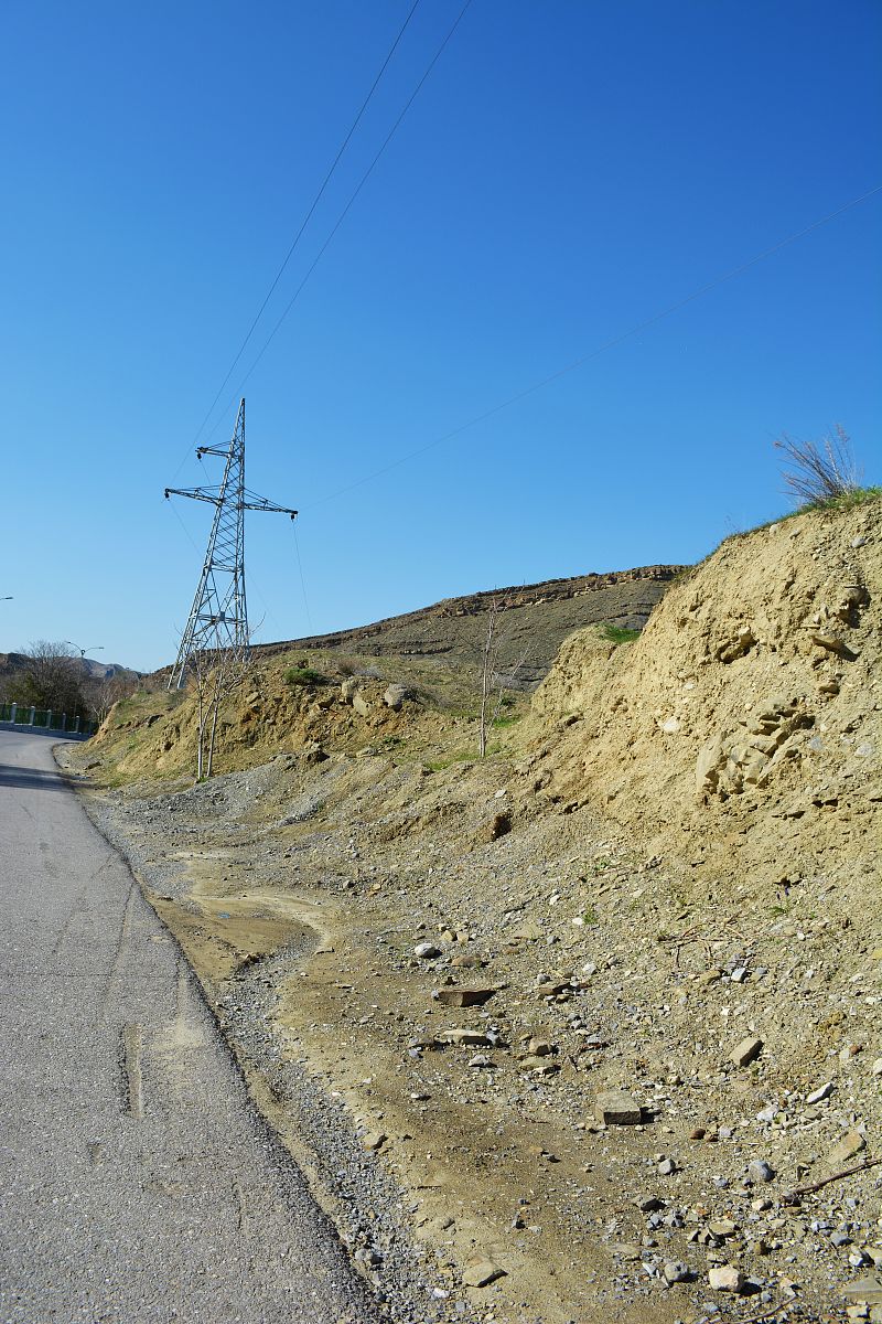 涉高压电塔道路边坡稳定性分析与防护设计研究