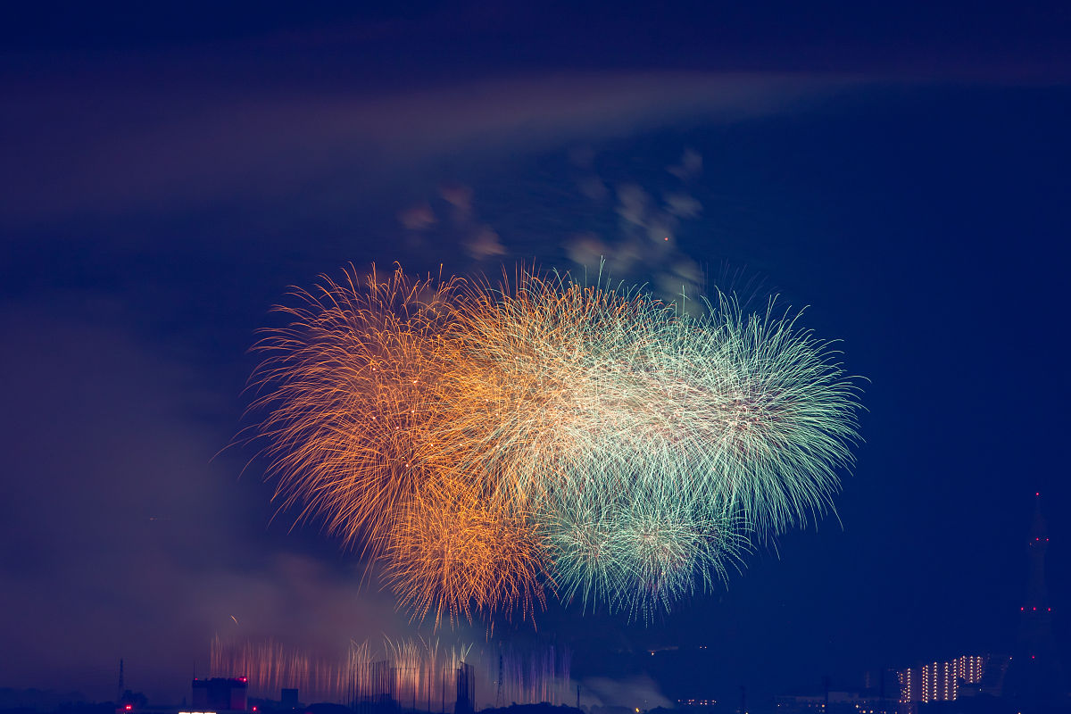 烟花谢幕：夜空中的星光与美好回忆