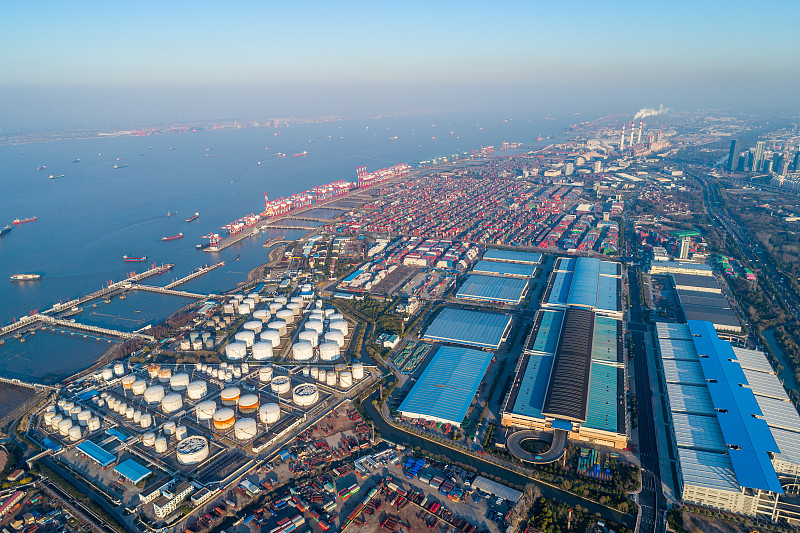 上海洋山港建设回顾：物流基础设施与地理条件分析