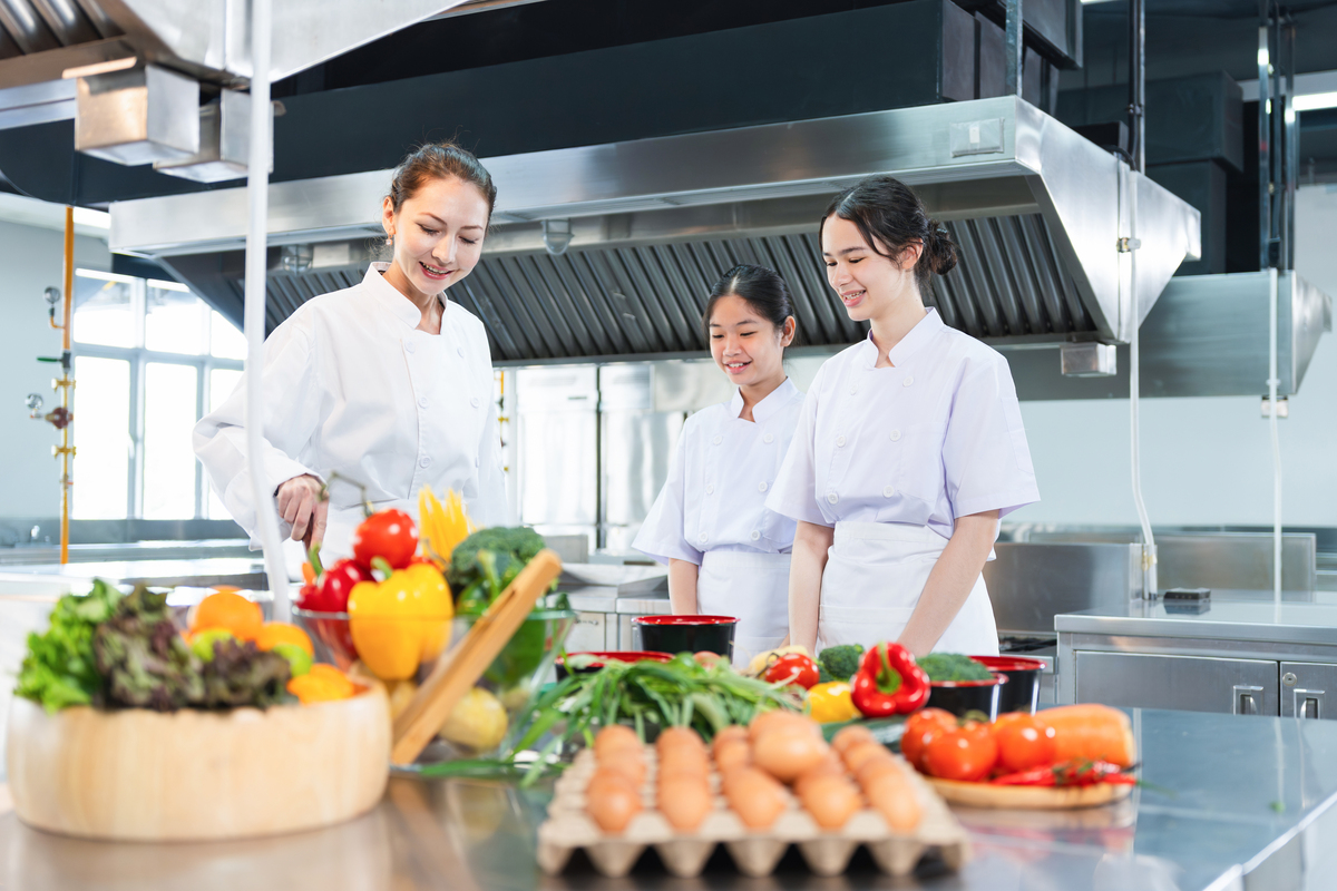 烹饪与酒店管理就业方向好吗