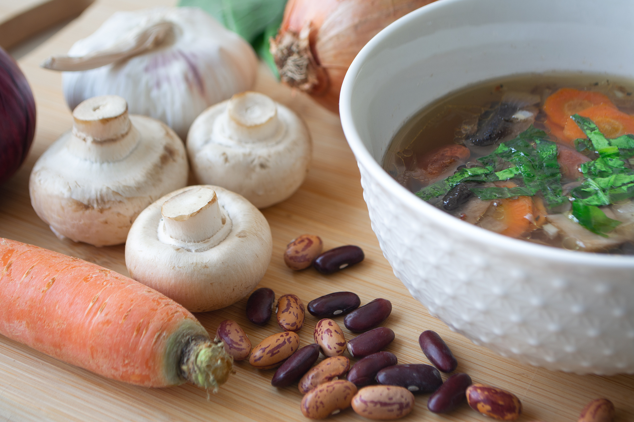 优化创意中文爆款标题3个temperature=69字数要求不少于45字节。不多于60字节：烧汤时放2粒请走幽门螺旋杆菌肠胃渐渐转好了人才会精神