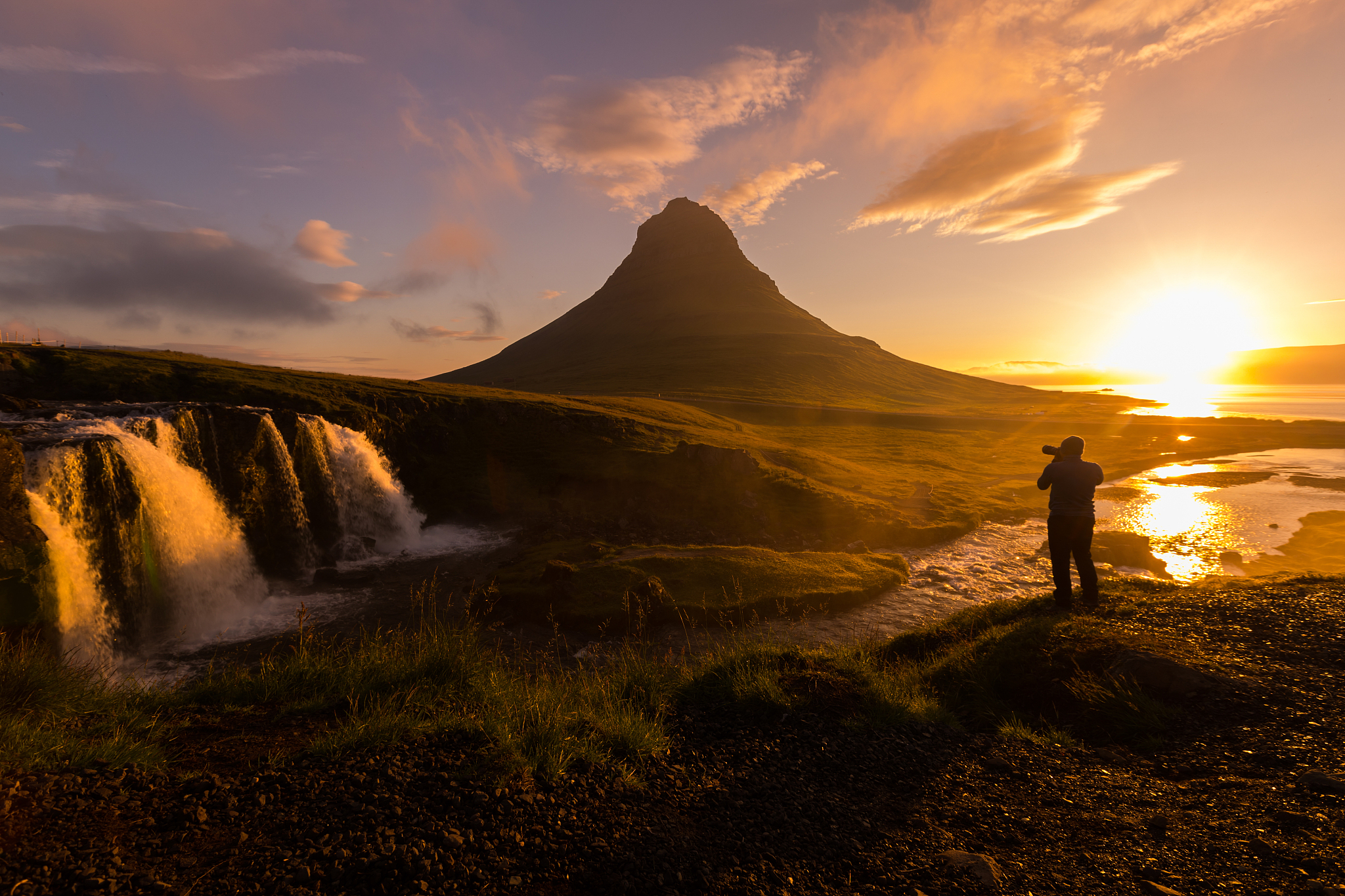 scenic view silhouette of photographer taking photo kirkjufellsf