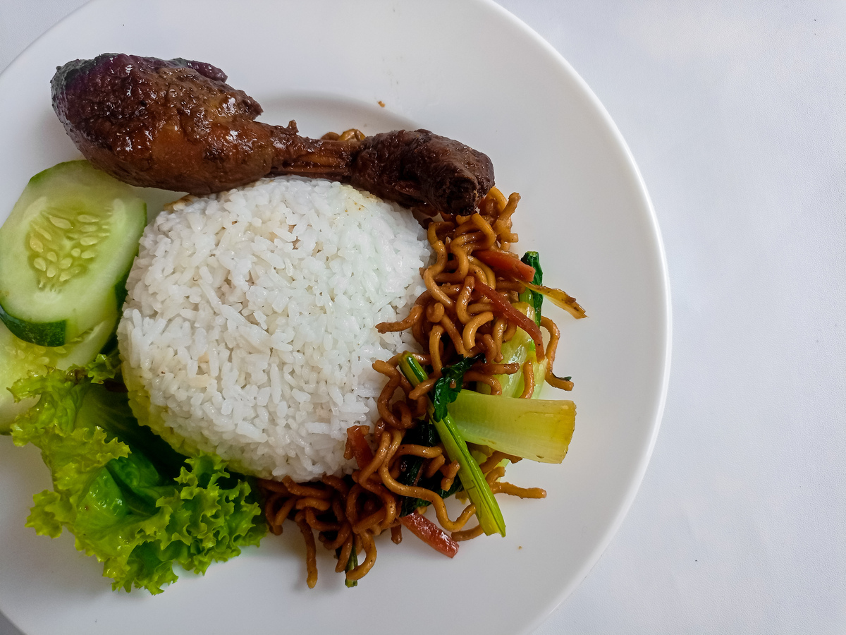 咖喱猪排饭：美味、营养、易做，深受好评！