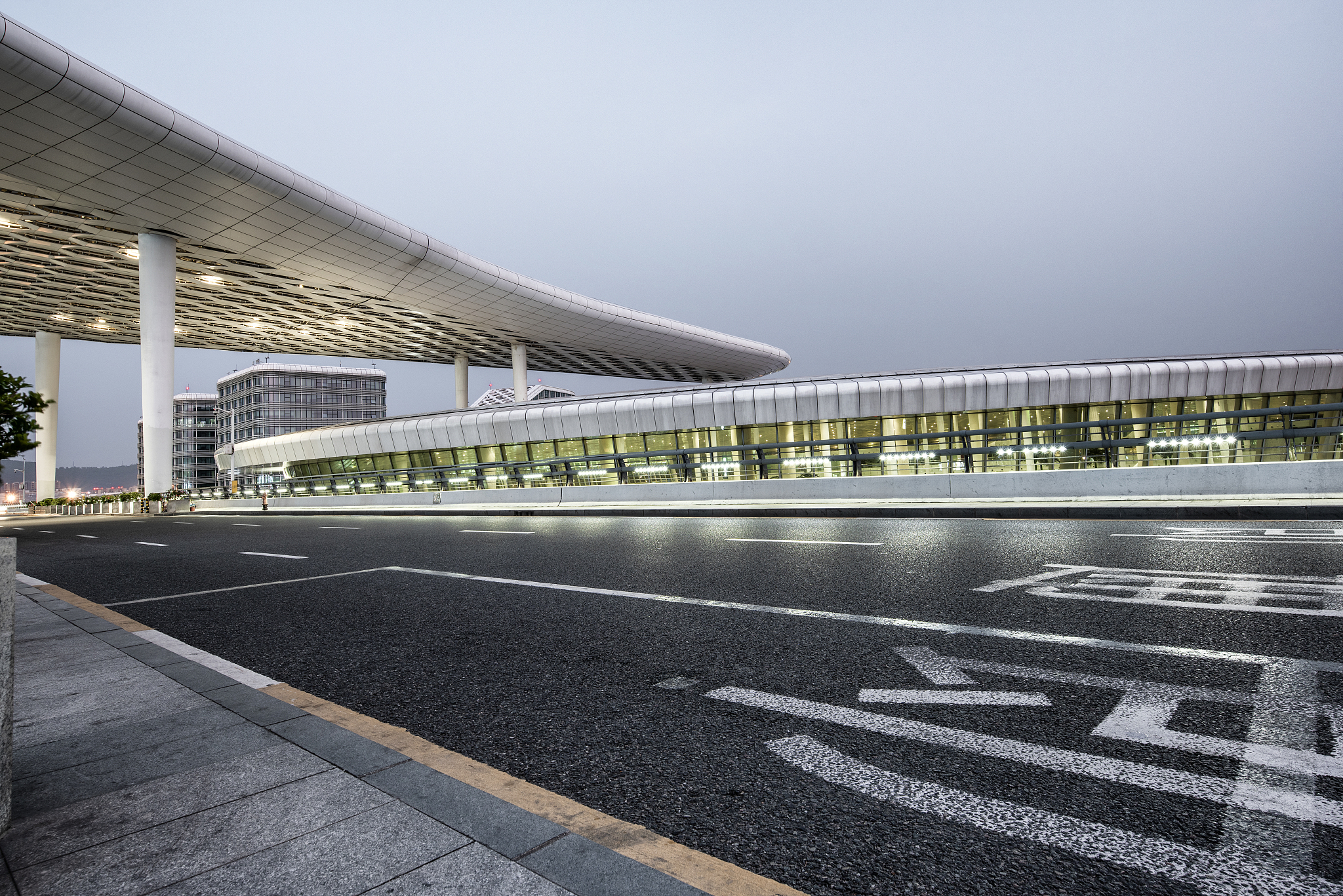 深圳宝安国际机场：中国现代化大型国际空港