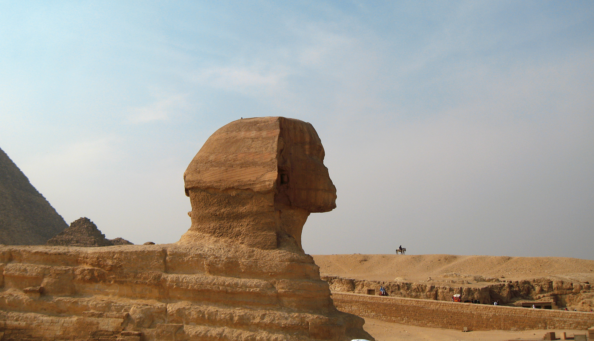 sphinx statue in giza egypt. ancient architecture