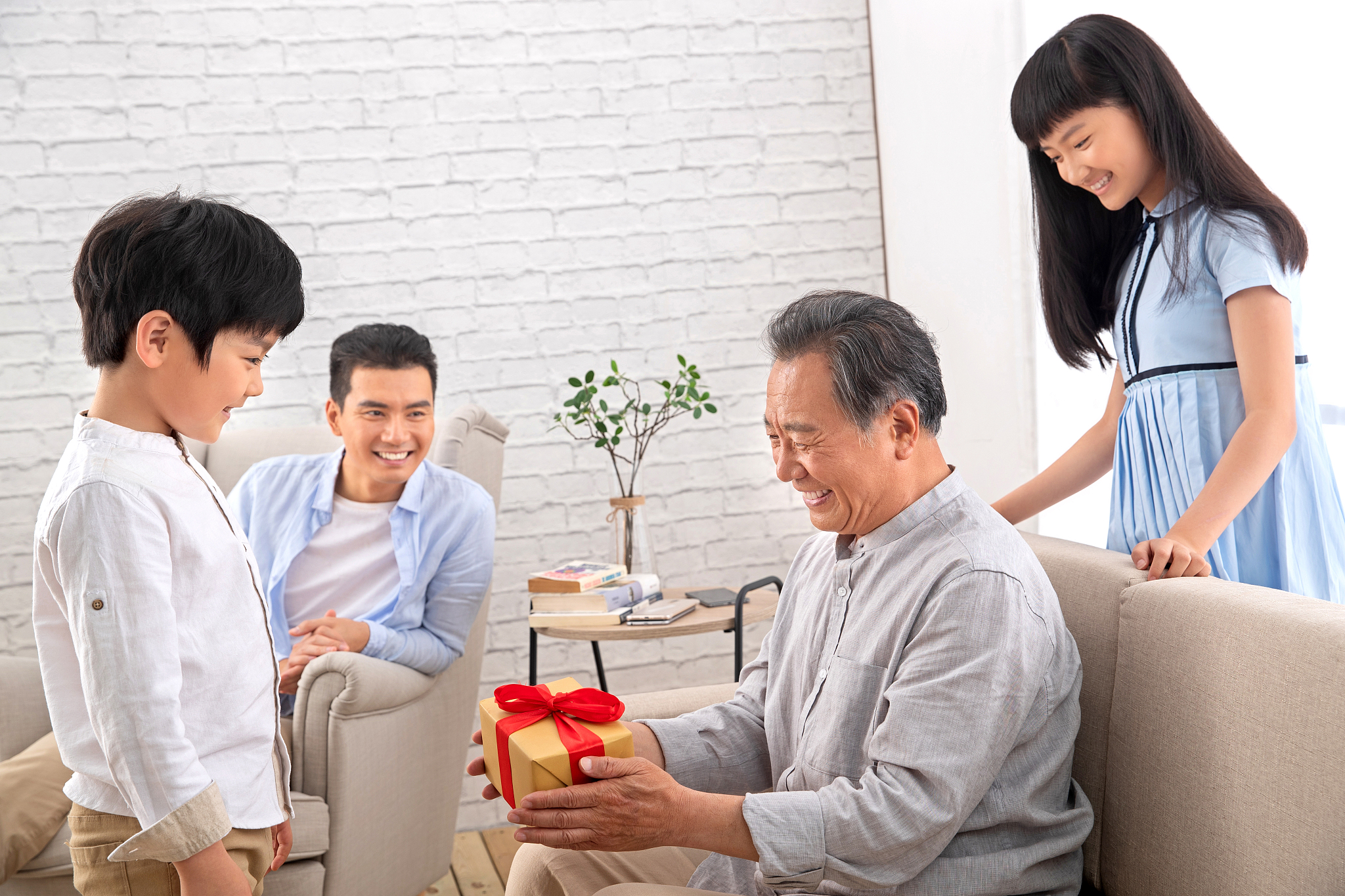 买什么礼物送父母好